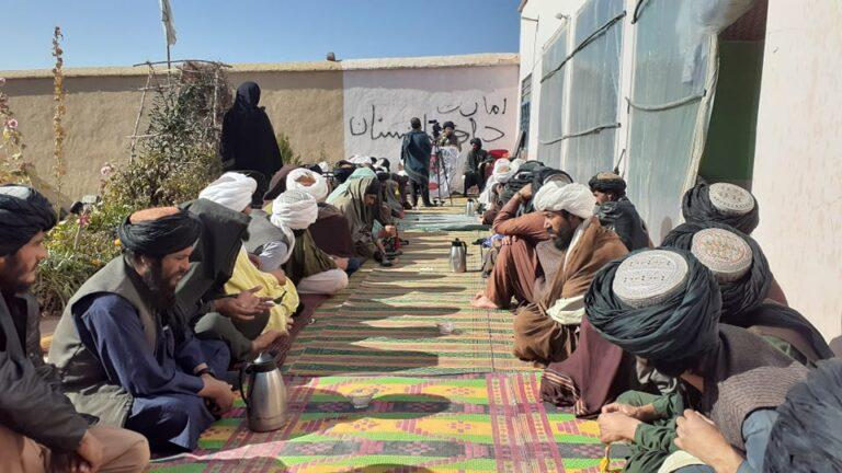 د اروزګان د چنارتو خلک له بېوزلۍ او د اسانتیاوو له نشتوالي کړېږي