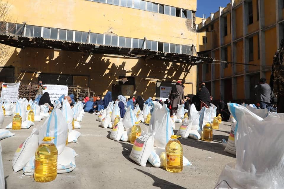 کابل کې له ۶۰۰ نابینایانو او سوالګرو سره مرستې وشوې