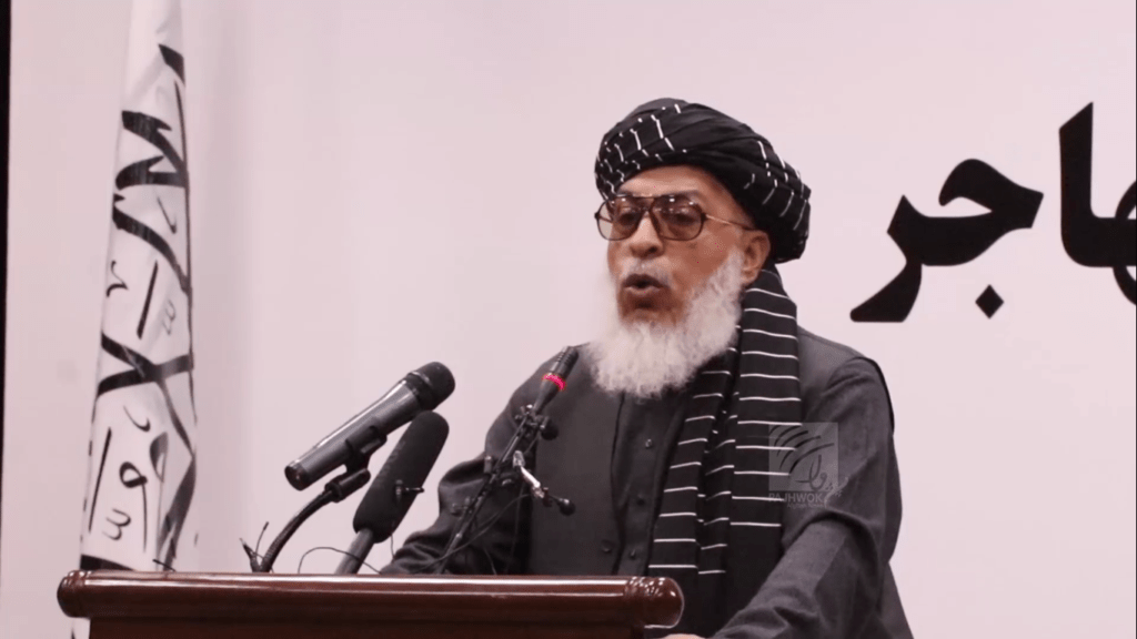 عباس ستانکزی: بهر مېشتي ټول افغانان دې بېرته هېواد ته راستانه شي