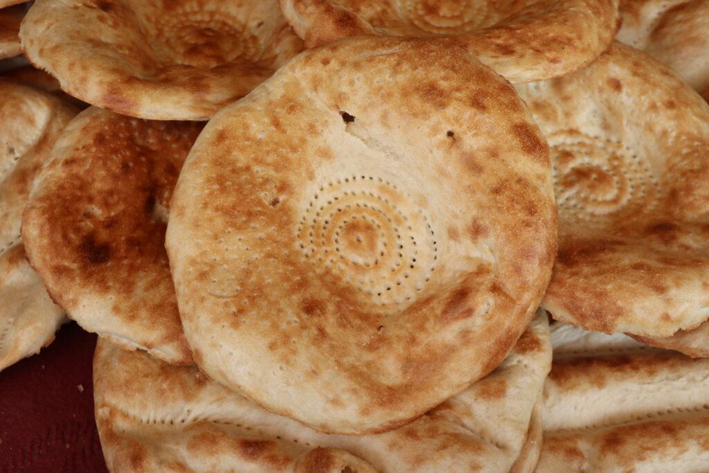 قیمت یک قرص نان خشک موقتاً ۱۵ افغانی تعیین شد