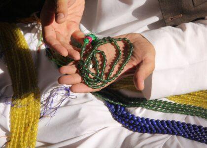 کندهار کې له قیمتي ډبرو د تسبیح جوړولو صنعت ژوندی خو پېر او پلور یې کم شوی دی