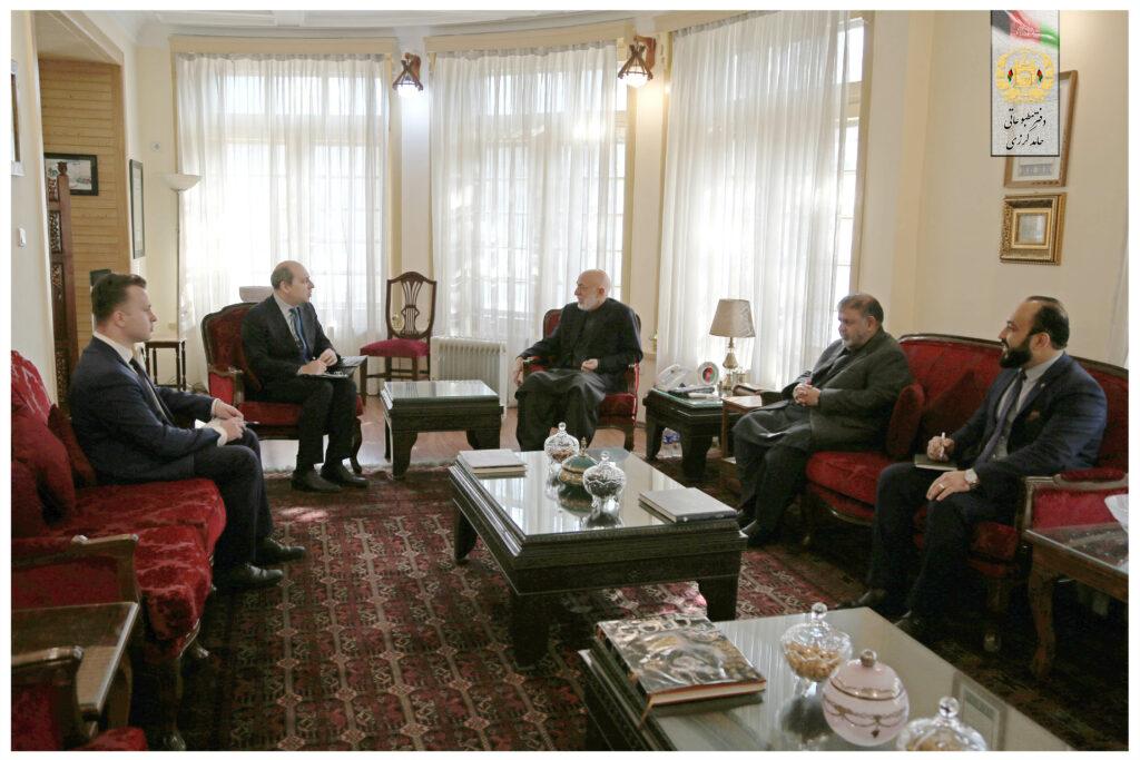 حامد کرزی با سفیر روسیه دیدار کرد