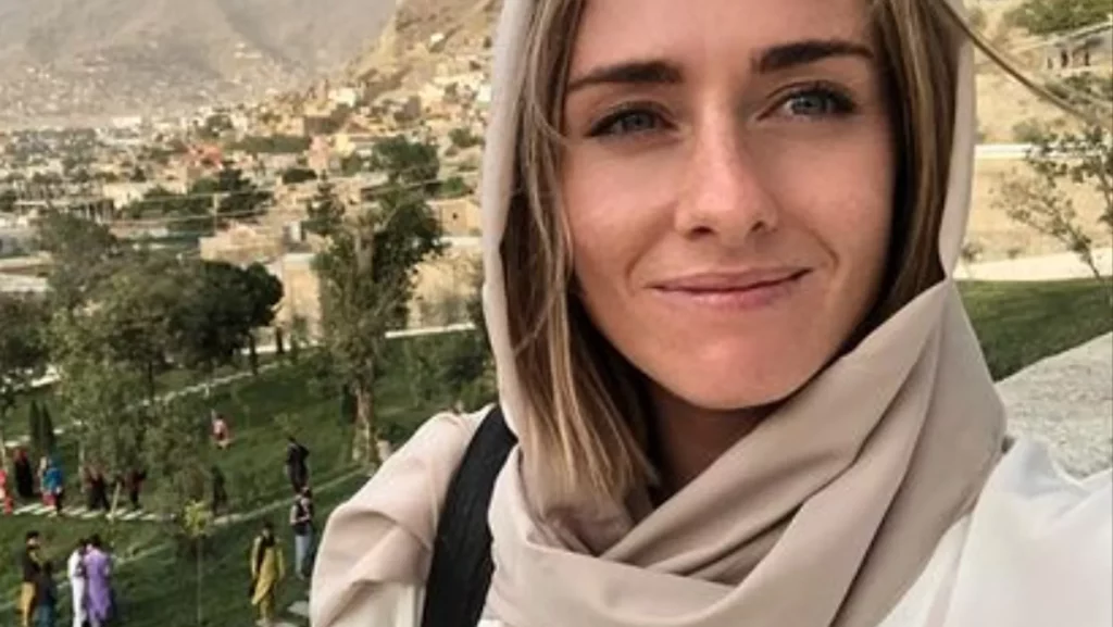 يوې بهرنۍ خبریالې ته يې هېواد د ورتګ اجازه نه ده ورکړې او افغانستان ته راغله