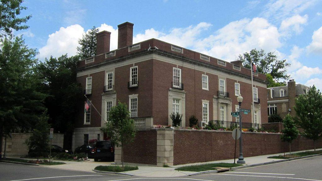 امریکا حساب‌های بانکی سفارت افغانستان در واشنگتن را مسدود کرده‌است