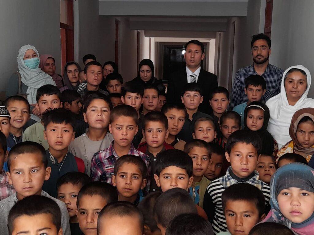 سرپل کې د روزنتون ماشومان وايي، بېرته دې روزنتون بوتلل شي