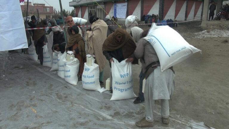 پکتیکا کې پر پنځه زره او پکتیا کې پر ۱۳۰۰ اړو کورنیو مرسته ووېشل شوه