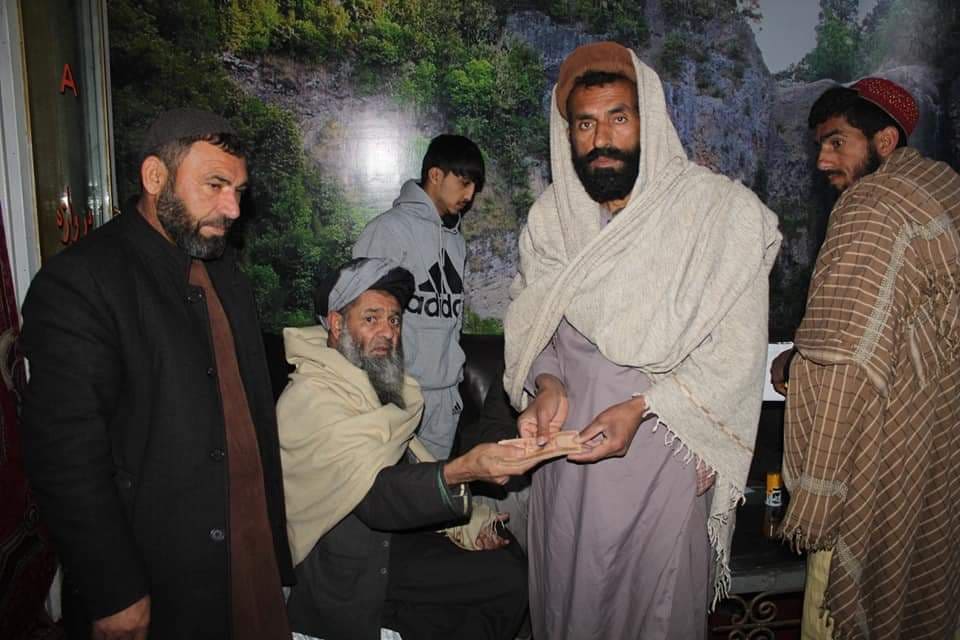 Around 300 families receive cash aid in Parwan