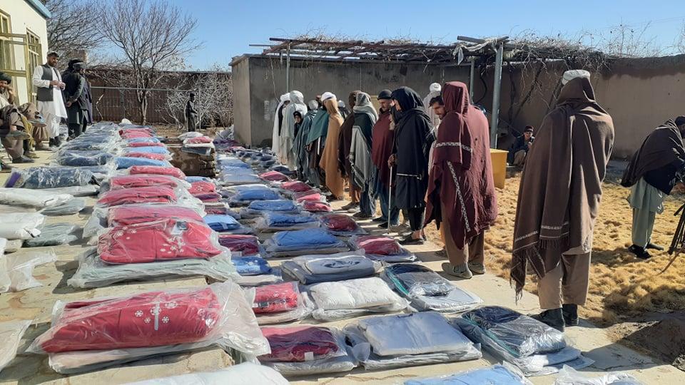 د اروزګان پر ۶۰۰ کورنیو د چین د ژمنیو توکو مرسته ووېشل شوه