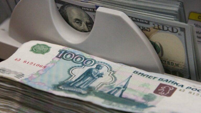 بحران اوکراین؛ قیمت نفت و ارزش دالر امریکایی در مقابل ربل روسی افزایش یافت