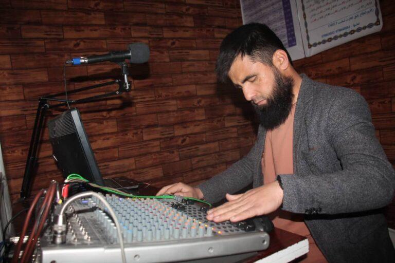 Jawzjan blind man supports his family of 12
