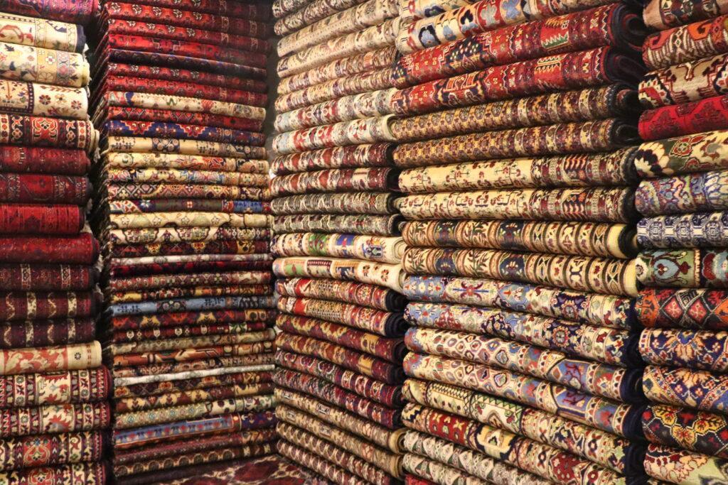 Find markets for carpets beyond Pakistan, govt urged