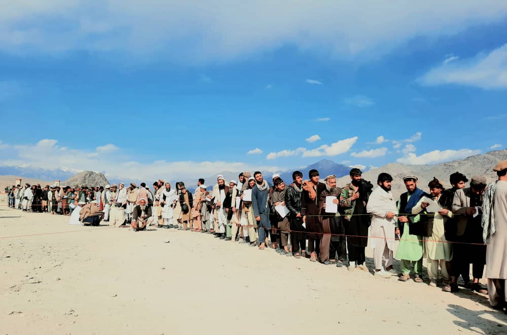 په لغمان کې له زرګونو کورنيو سره د خوراکي توکو مرسته وشوه