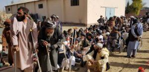 Hundreds of Lashkargah families get cash aid