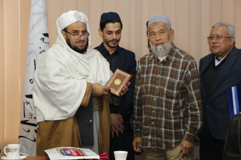 Malaysia promises 100 scholarships for Afghan students