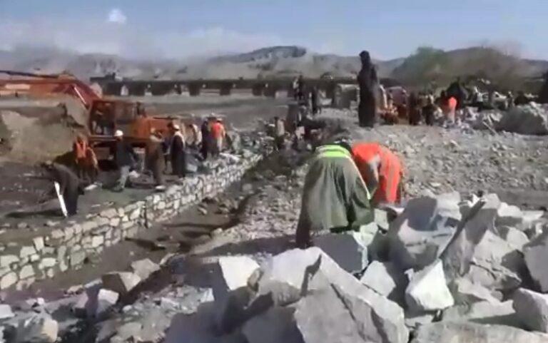 ننګرهار کې د پنځه ميليونه افغانيو په لګښت استنادي دېوال جوړېږي