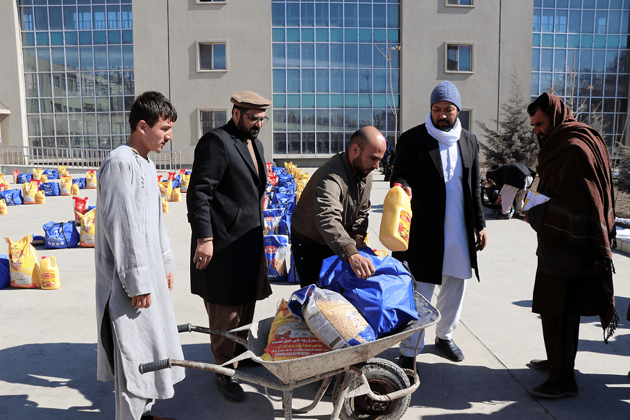 برای صدها تن در کابل و پنجشیر، موادغذایی و البسۀ زمستانی توزیع شد