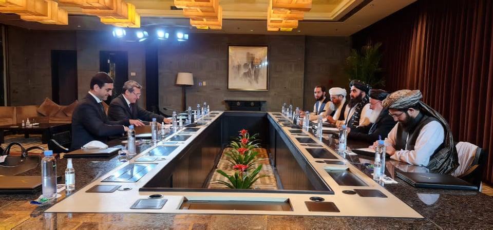وزیران خارجۀ افغانستان و ترکمنستان پیرامون پروژۀ تاپی گفتگو کرده‌اند