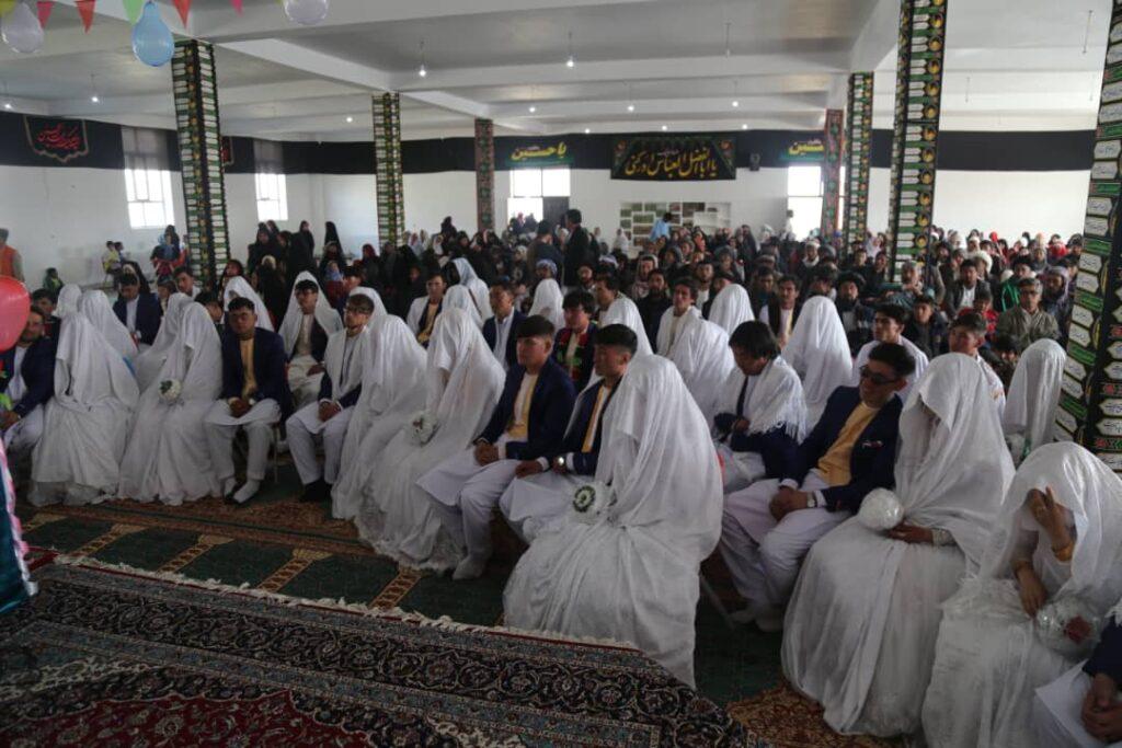 مراسم دسته‌جمعی عروسی  ۲۵ زوج جوان بامیانی برگزار شد