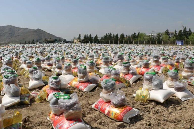 برای صدها خانوادۀ نیازمند در کاپیسا موادغذایی توزیع گردید