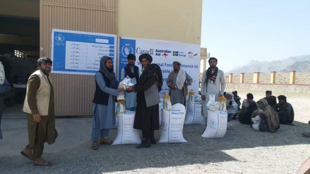 Thousands of poor families receive food aid in Laghman