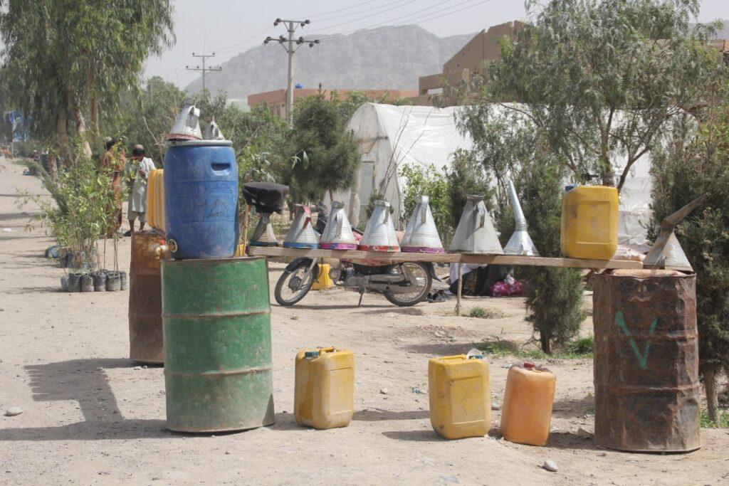 په کندهار کې په پرچون توګه د تېلو او ګازو پر پلور بندیز ولګېد