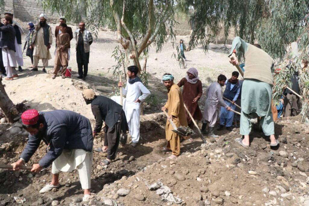 Work for food: Laghman municipality hires 250 people