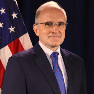 کاردار سفارت امریکا خواستار توقف بازداشت خبرنگارن در افغانستان شد