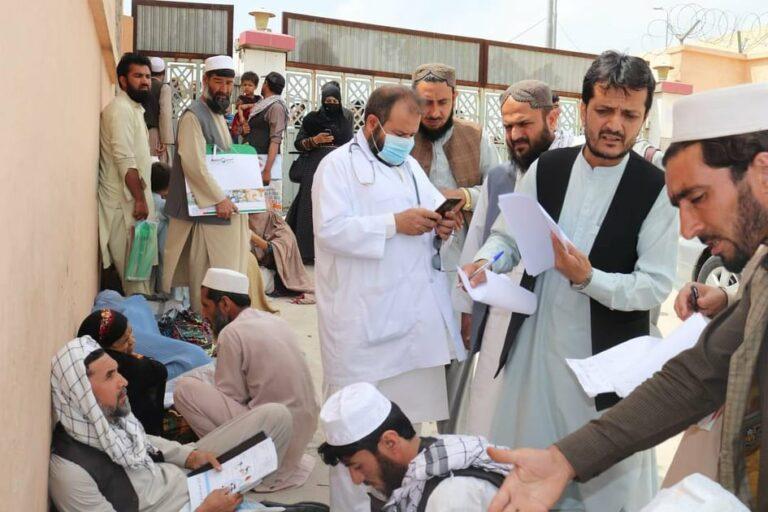 «له تورخمه هره ورځ سلو ناروغانو ته له اسنادو پرته پاکستان ته د تلو اجازه ورکول کېږي»