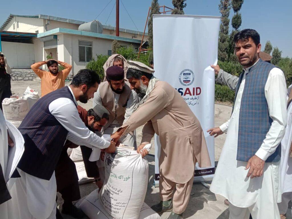 ننګرهار کې له ۱۳زرو ډېرو کورنيو سره مرسته وشوه