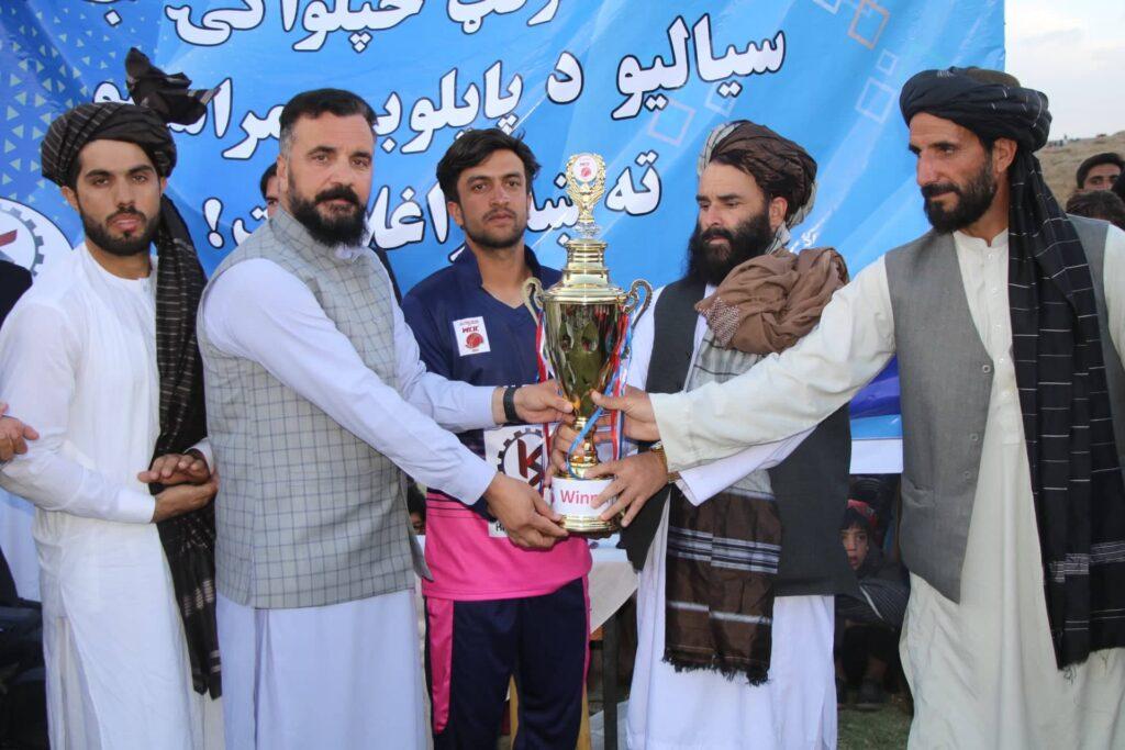 په چک ولسوالۍ کې د کرکټ سیالۍ پای ته ورسېدې