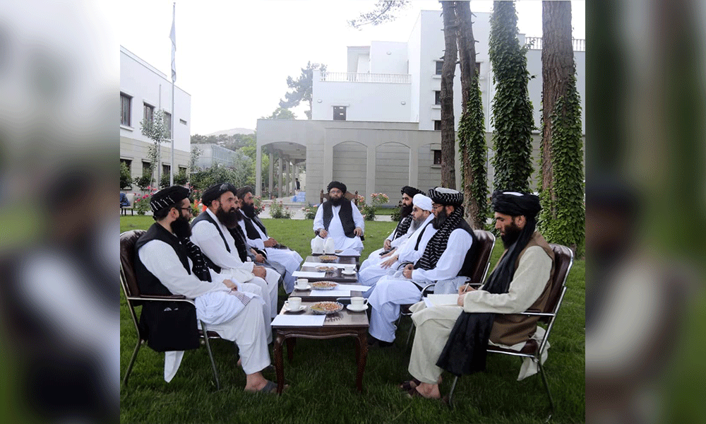 در جلسۀ کمیسیون سیاسی؛ روی زمینه‌سازی برای برگشت شخصیت‌های افغان تاکید شد