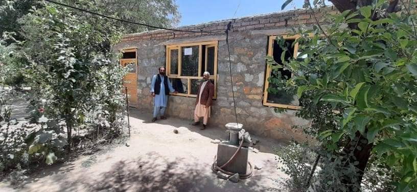 Self-help: Teachers, students construct classrooms in Logar