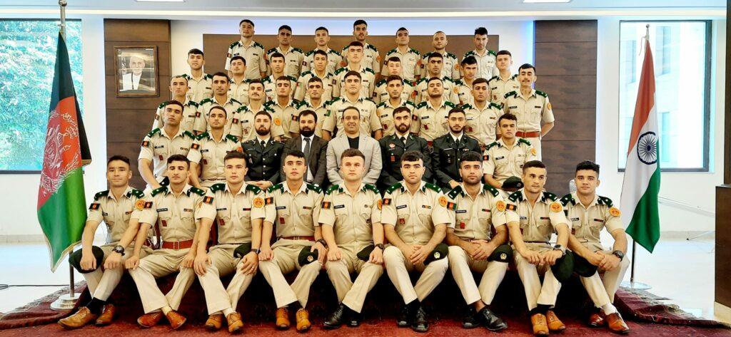 د افغانستان سفارت د هند له نظامي اکاډمي فارغ شوي افغانان وستایل