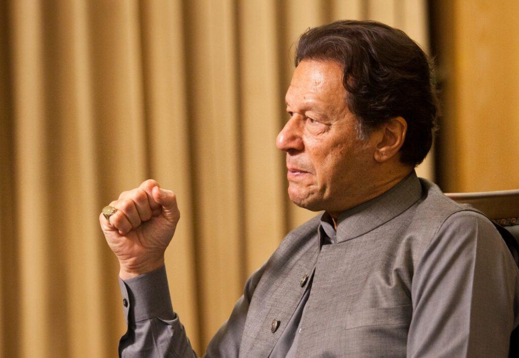 عمران خان: که سمې پرېکړې ونه شي، پوځ به له منځه ولاړ او پاکستان به درې ټوټې شي