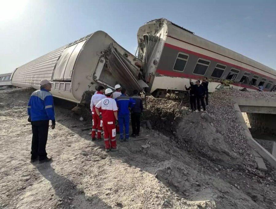 ایران او پاکستان کې د دوو ترافیکي پېښو له امله ۴۳ کسان مړه شوي