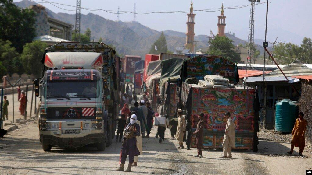 برخی آگاهان تجارت «بارتر» را به نفع افغانستان نمی‌دانند