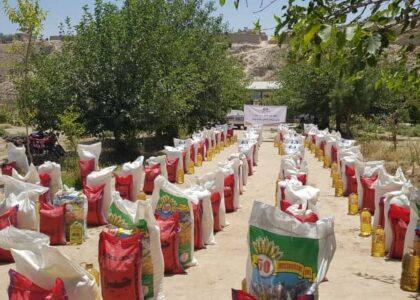 Thousand vulnerable families receive food, cash aid in Samangan, Bamyan