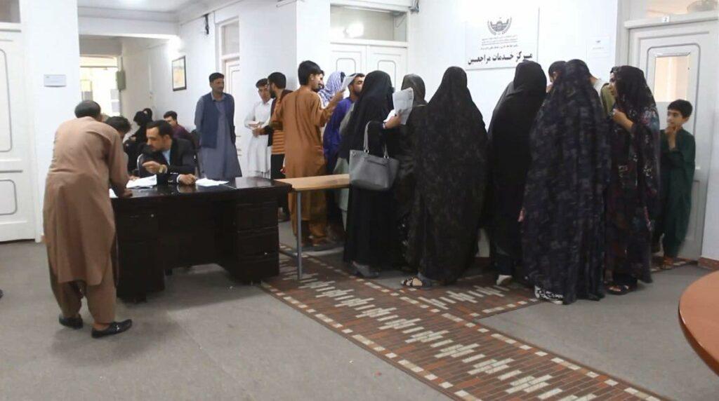 بست‌های مدیریت مکاتب و معلمین مختص به زنان در هرات، به اعلان سپرده شده‌است