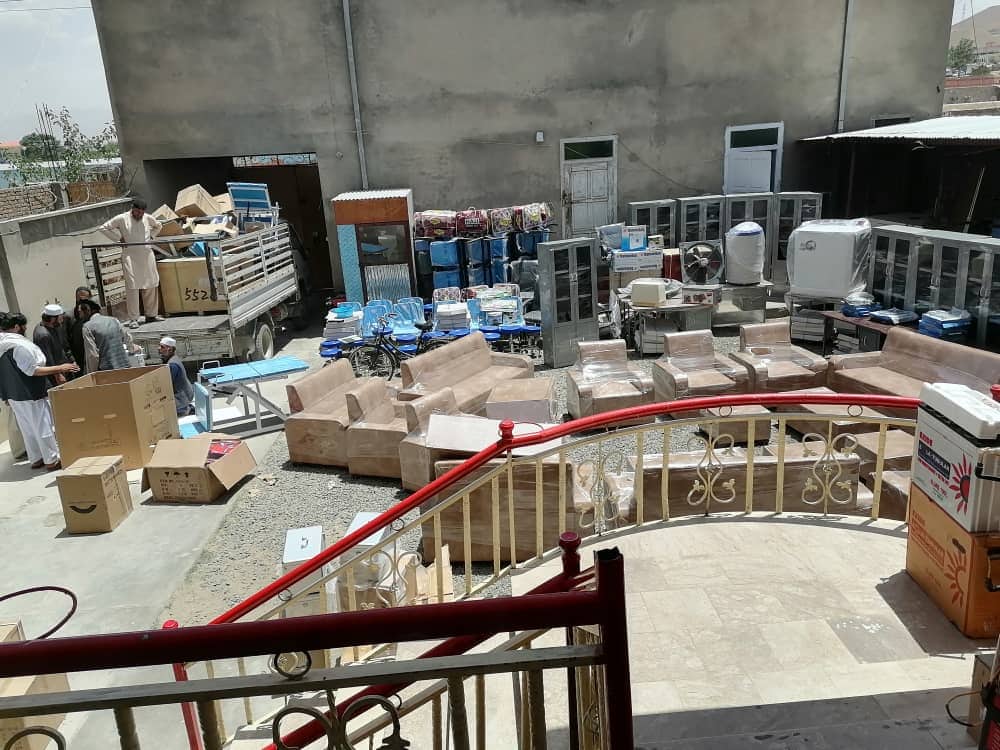 د لوګر له ۵۶ روغتیايي مرکزونو سره د طبي وسایلو او درملو مرسته وشوه