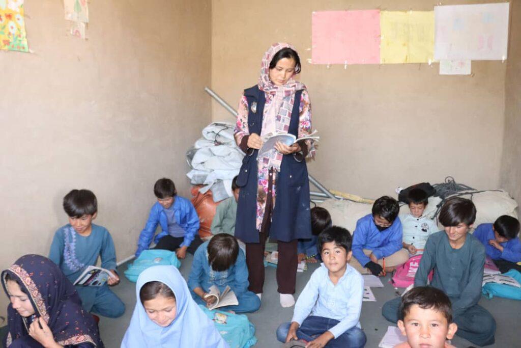 Love labour: Journalist teaching IDP children for free