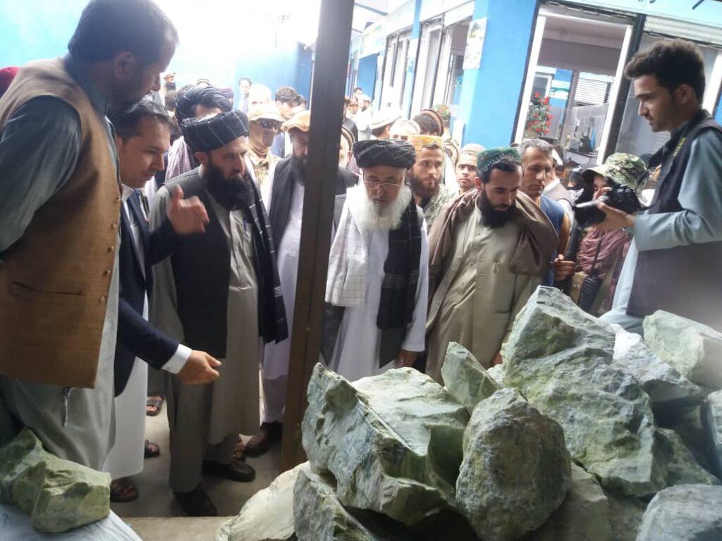 اتاق صنایع، معادن و مرکز فروش سنگ‌های قیمتی در فیض‌آباد افتتاح شد