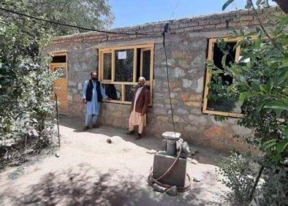 Self-help: Teachers, students construct classrooms in Logar