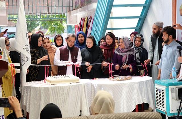 مرکز تجارتی دایمی برای خانم‌های تجارت‌پیشه در شهر کابل افتتاح شد