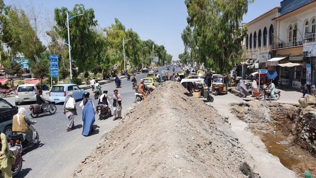 کندهار کې د ۴۰ پلونو او پلګوټو د جوړولو چارې پيل شوې