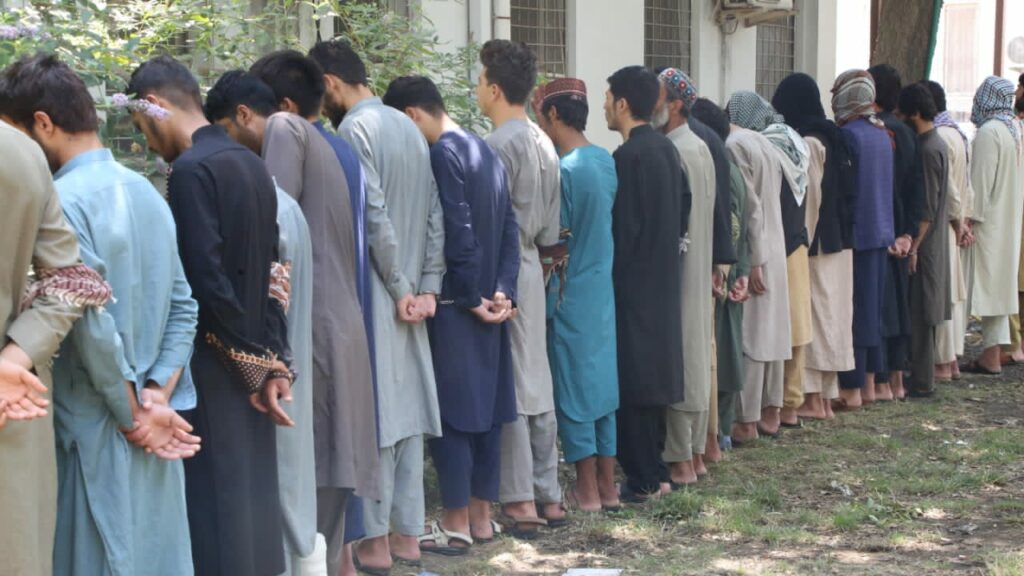 پولیس از بازداشت ۷۳ تن به ظن سرقت در شهر کابل خبر می‌دهند