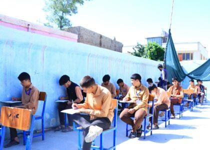 یک نهاد در کابل برای کودکان کارگر و بی‌سرپرست زمینۀ تعلیم را فراهم کرده است