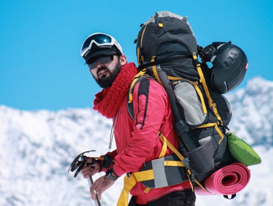 علی اکبر سخی، کوهنورد کشور هنگام صعود به کوه در پاکستان جان باخت