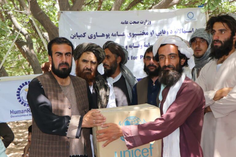 زابل کې پر ۱۰زره کورنیو د روغتیايي کیټونو وېش پيل شو