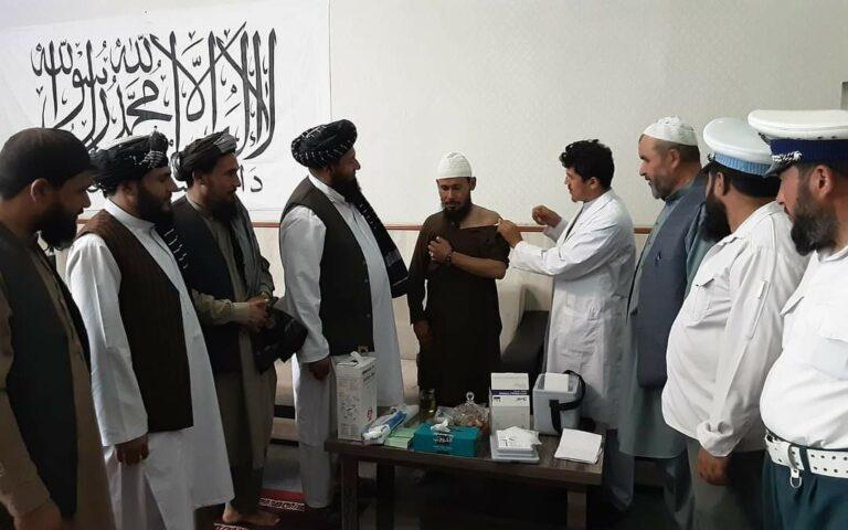 جوزجان او بادغیس کې د کرونا واکسین د تطبیق کمپاین پیل شو