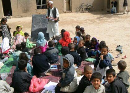 در بغلان از میان ۵۸۸ باب مکتب ۲۷۳ باب آن فاقد ساختمان‌ اند